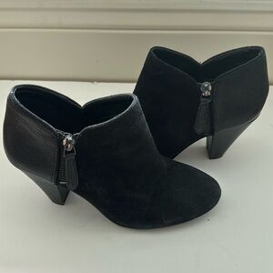 Gianni Bini booties